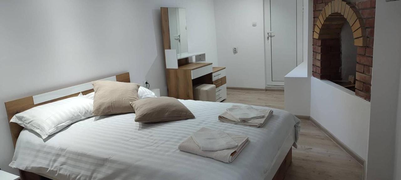 Arts Guest House -Beautiful Villa For 6 Persons فيليكو ترنوفو المظهر الخارجي الصورة